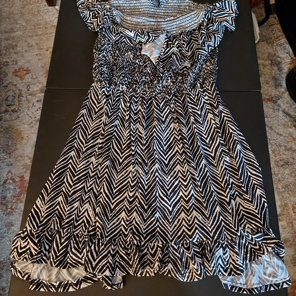 3/$50 💚 Rouge sleeveless dress size 3X - Picture 1 of 2